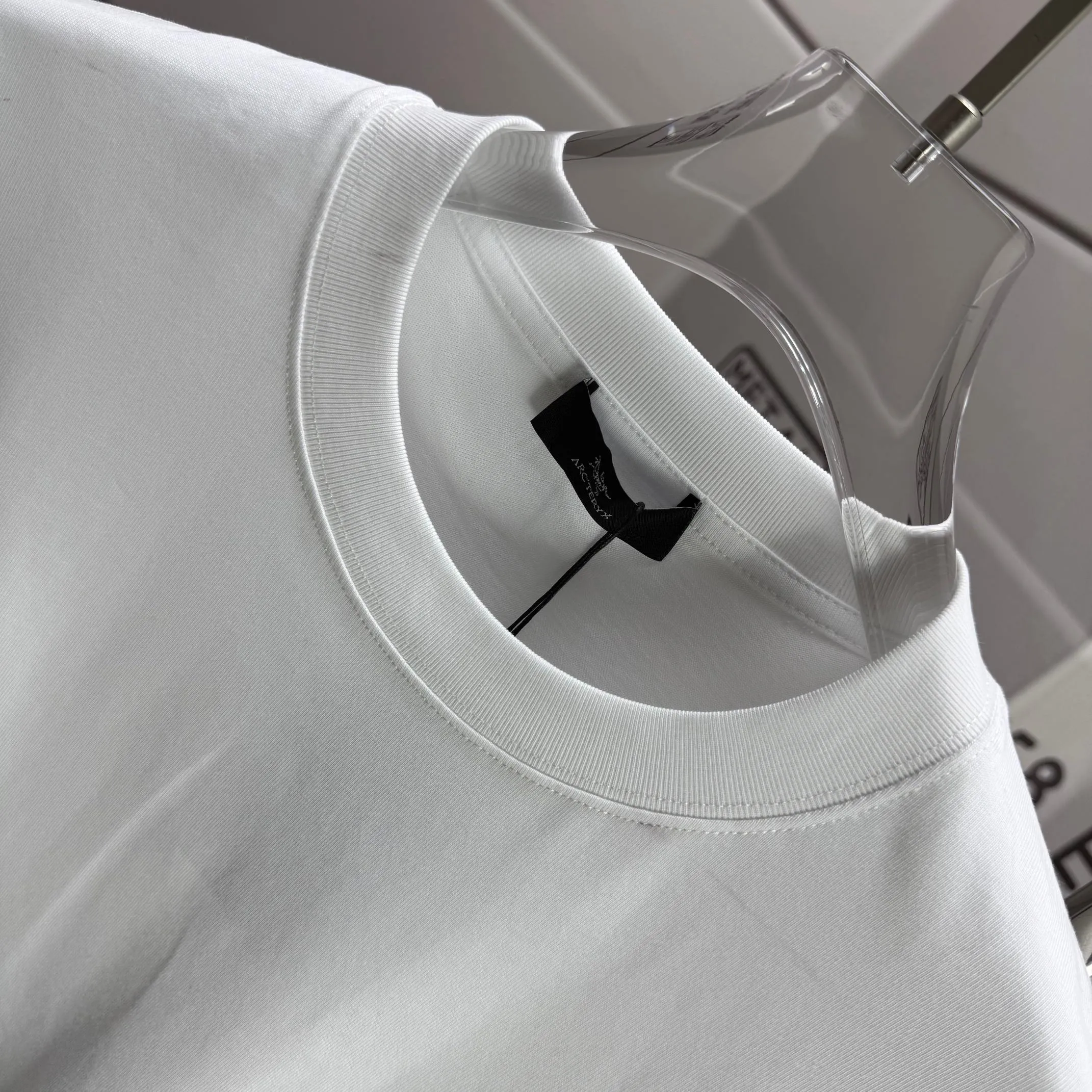 # 95 ARC'TERYX* * 2025 New Arrival Classic T Same Style Size： S （90-130 ） M （120-150 ） L （140-165 ） XL （160-180 ） XXL （180 ） ：Black White